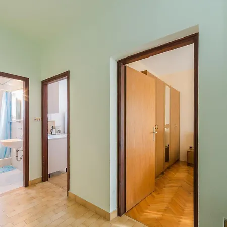 Ivica - With Parking Apartment