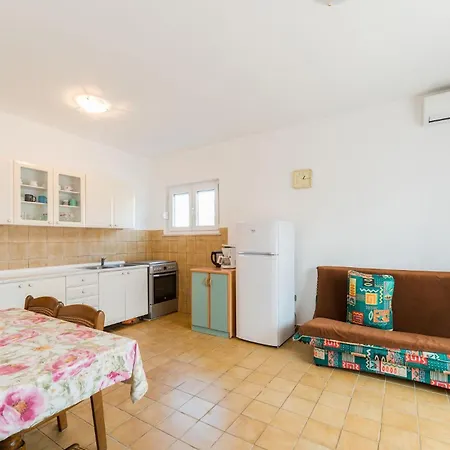 Ivica - With Parking Apartamento *