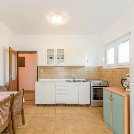 Apartment Ivica - With Parking *